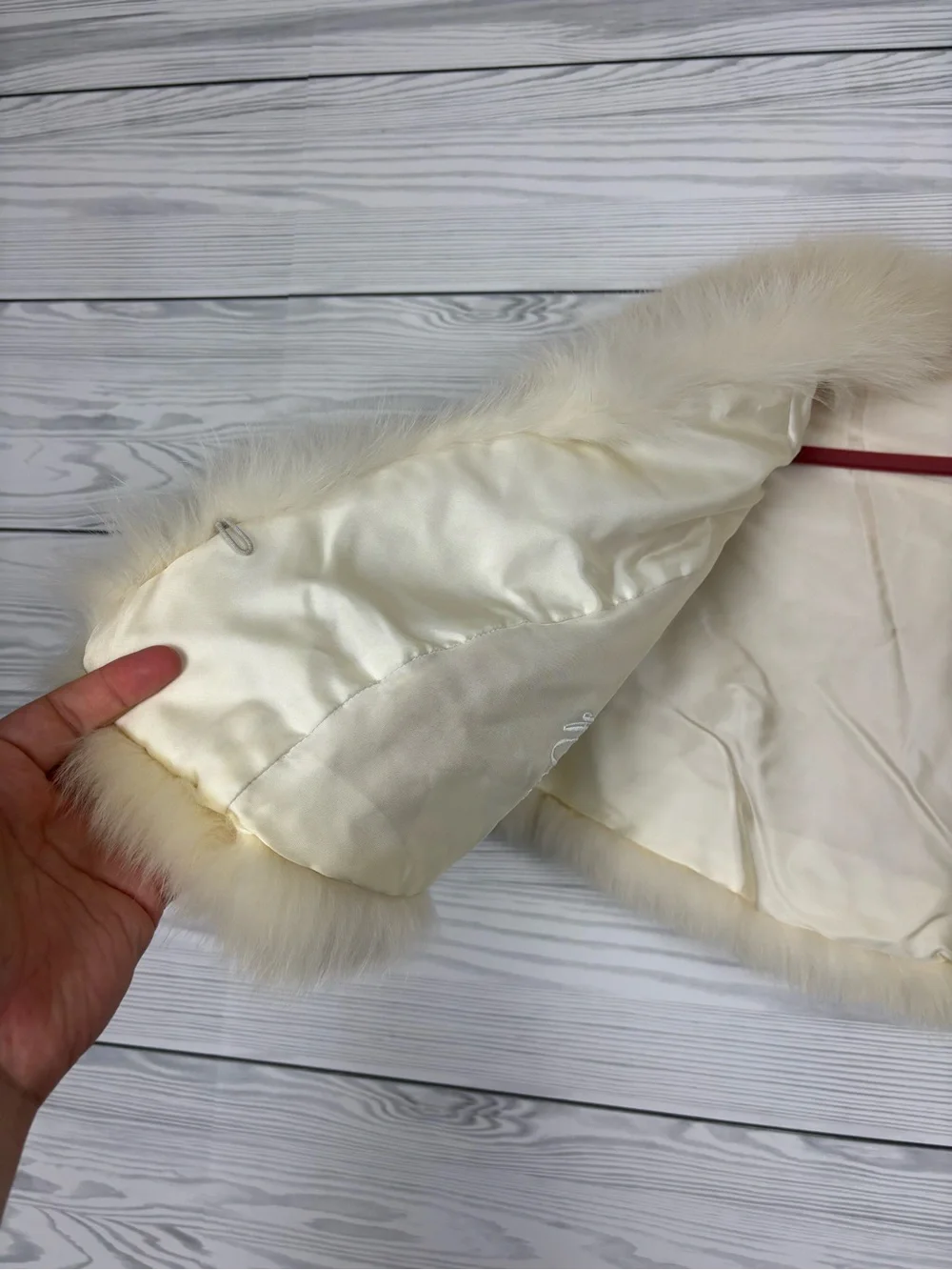 VTG GARTENHAUS FURS CREAM WHITE STOLE CAPE CAPELET OSFA